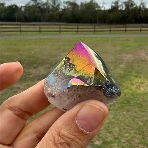 Iridescent Crystal Point - Yellow Blue Aura